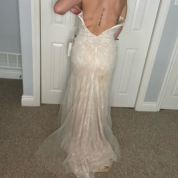 Wedding dress! Best offer will be accepted - Picture 4 of 10